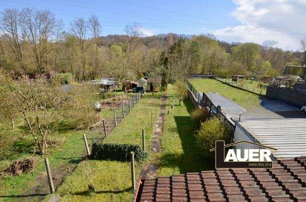 EG Sicht vom Balkon zum Garten