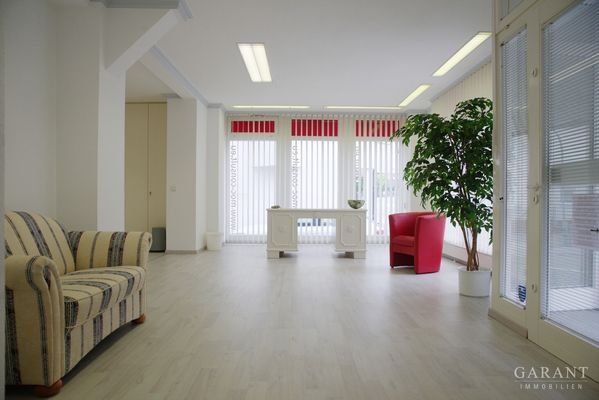 Gewerbe/Büro EG