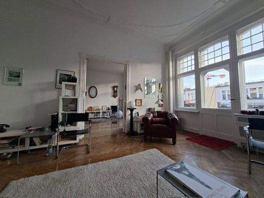 Wohnzimmer mit Ausgang zur Südterrasse