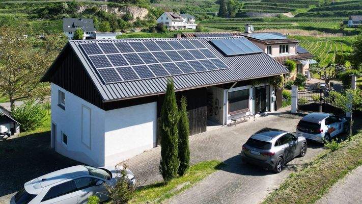 Die ehemalige Scheue enthält den Heizraum sowie Lager- , Abstell und Hauswirtschaftsräume