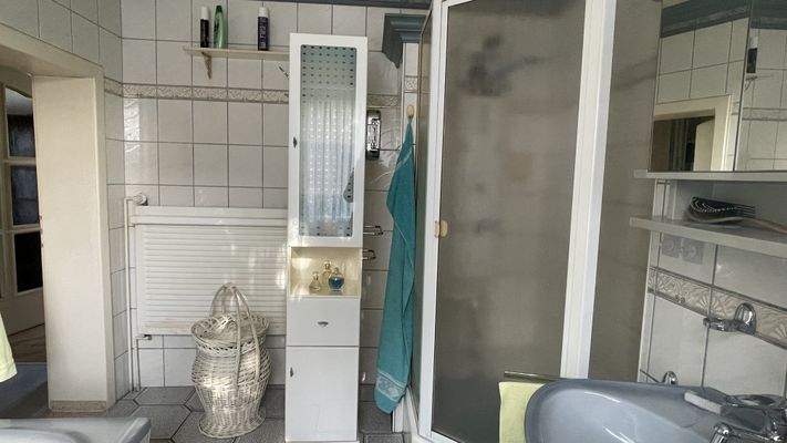 Badezimmer EG