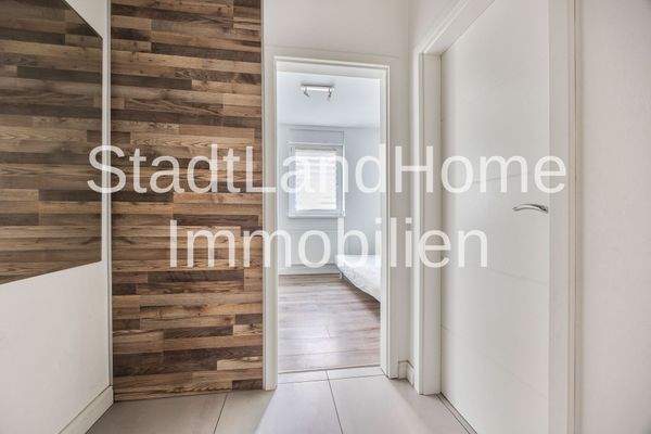 Garderobe mit angrenzendem Gästebereich