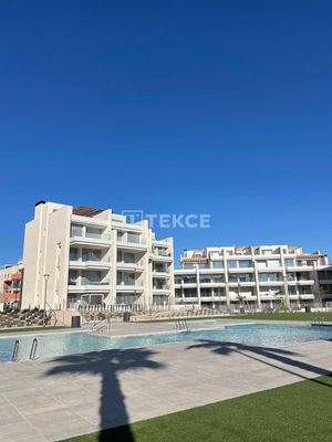 Elegant Flats Close to Amenities in Playa Flamenca Orihuela