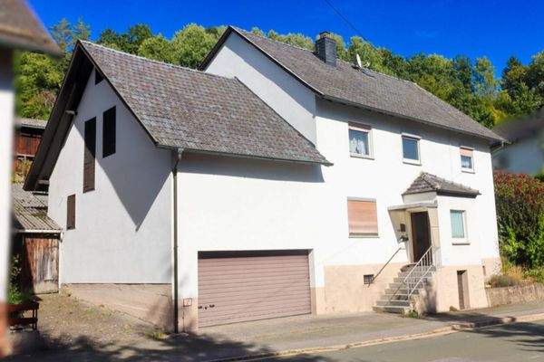 Das Haus von der Straße aus