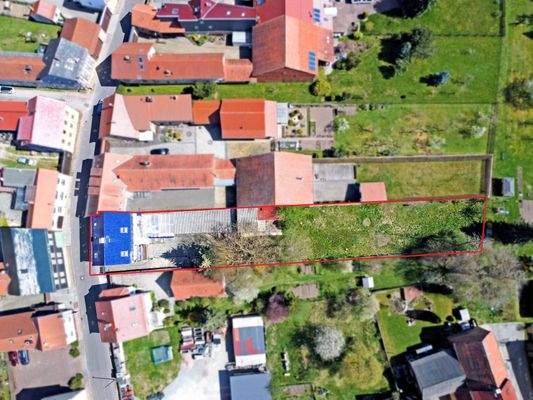Blick aus der Vogelperspektive auf das Grundstück