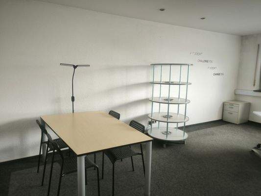 Mit Besprechungsplatz 