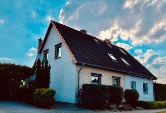 Doppelhaushälfte Frontansicht