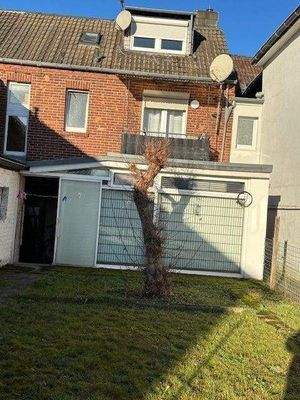 Rückansicht mit Wintergarten