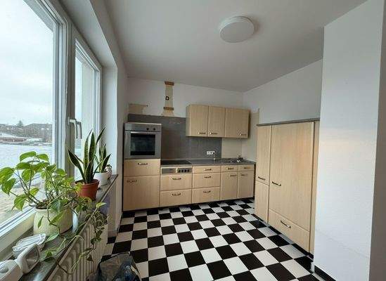 Küche KI aufgeräumt