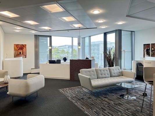 Regus_Stuttgart City Plaza_Germany_Centre 3589_Rec