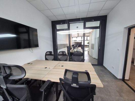 mit Blick in das Gemeinschaftsbüro