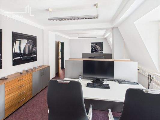 CAM03352G0-PR0065-STILL019