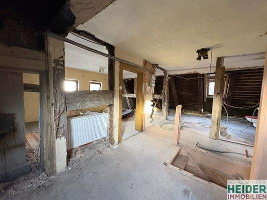 1749 DG Treppenaufgang entkernt