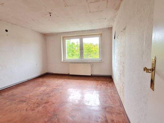 geräumiges Schlafzimmer