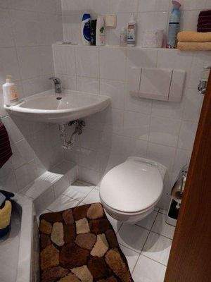 Gäste-WC mit Dusche