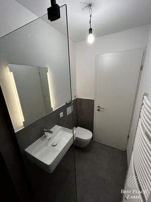 Modernes Badezimmer