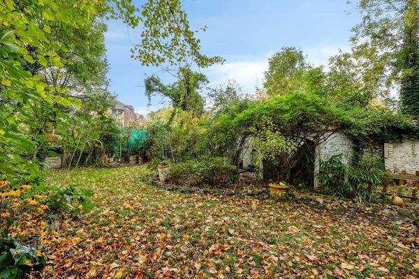 Bleibtreustra_e20Duisburg23