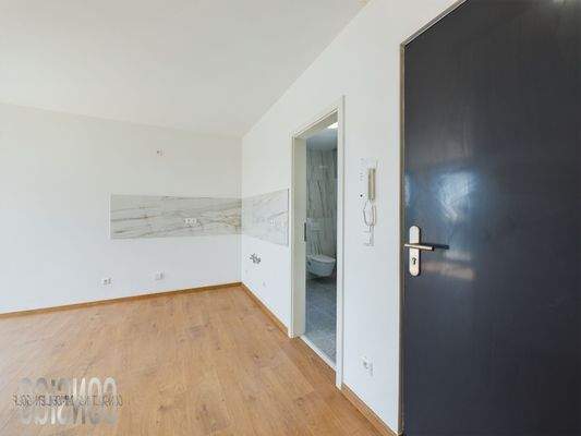 Flur Blick in Küche 2 WE 5