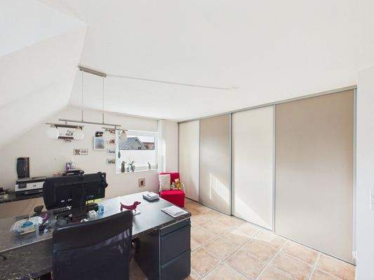 CAM03784G0-PR0100-STILL053