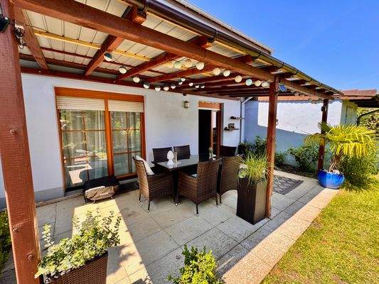 überdachte Terrasse