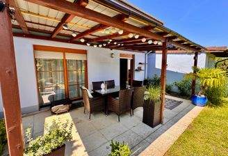 überdachte Terrasse