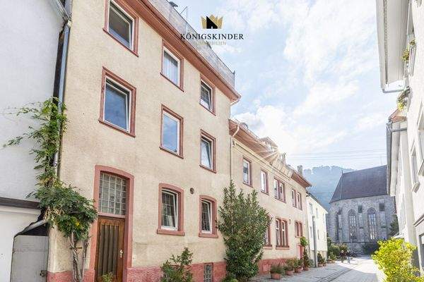 Großes Mehrfamilienhaus & Gaststätte mit 2 separaten Eingängen