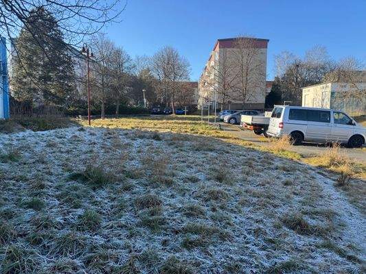 Freifläche &amp; Stellplätze