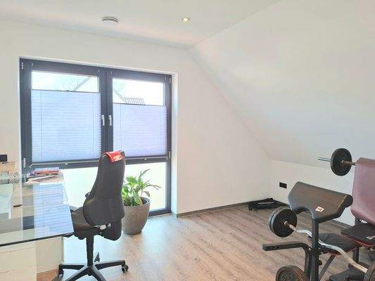 Kinder- / Arbeitszimmer 2