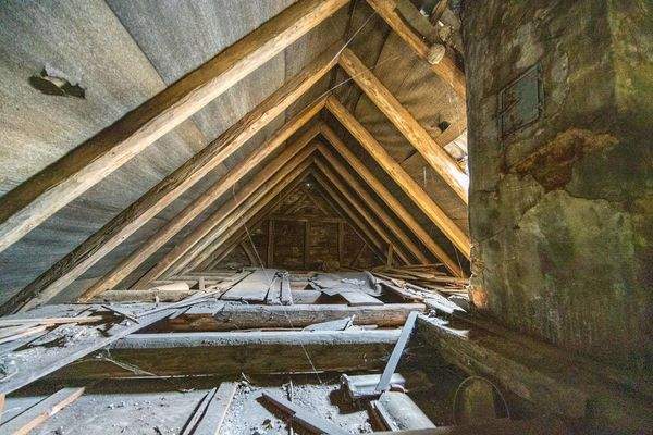 Spitzboden, nicht ausgebaut