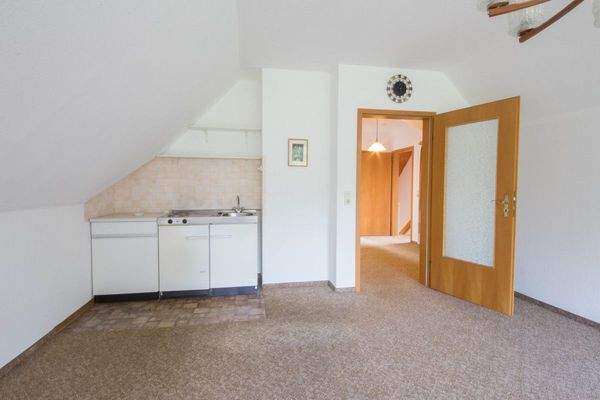 Wohnen mit Küchenzeile DG