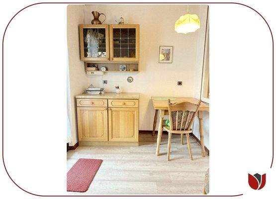 Küchenarbeitsraum mit Zugang zur Loggia