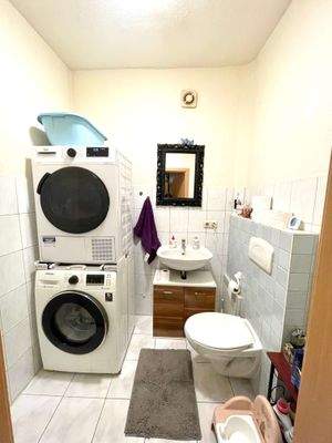 Vorderhaus OG Gäste-WC