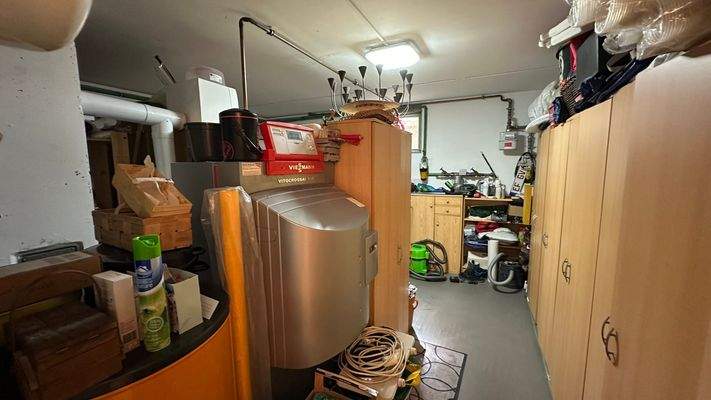 UG Hauswirtschaftsraum / Heizanlage