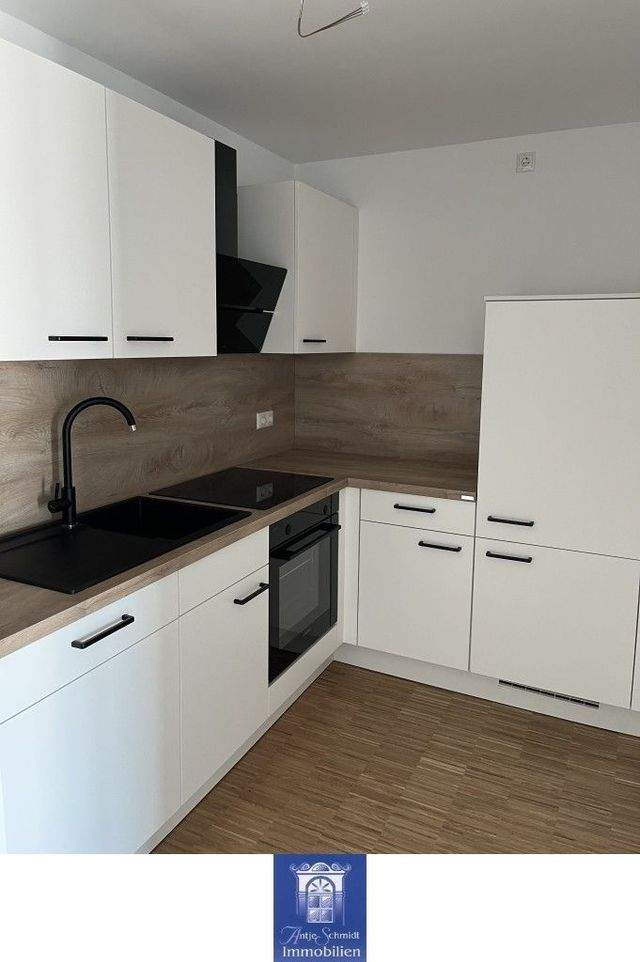 Individuelle Dachwohnung mit hochwertiger Ausstattung im Neubau! EBK, Lift! - Photo 1
