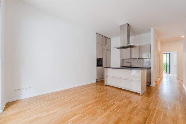 Essbereich + Küche (Sicht vom Fenster)