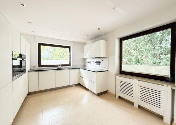 Küche mit Miele-Einbauküche