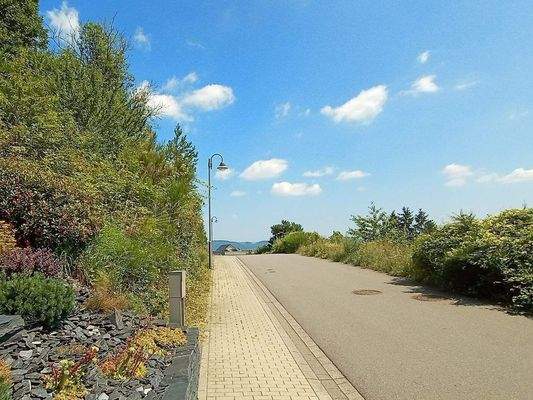 Grundstück Straßenansicht