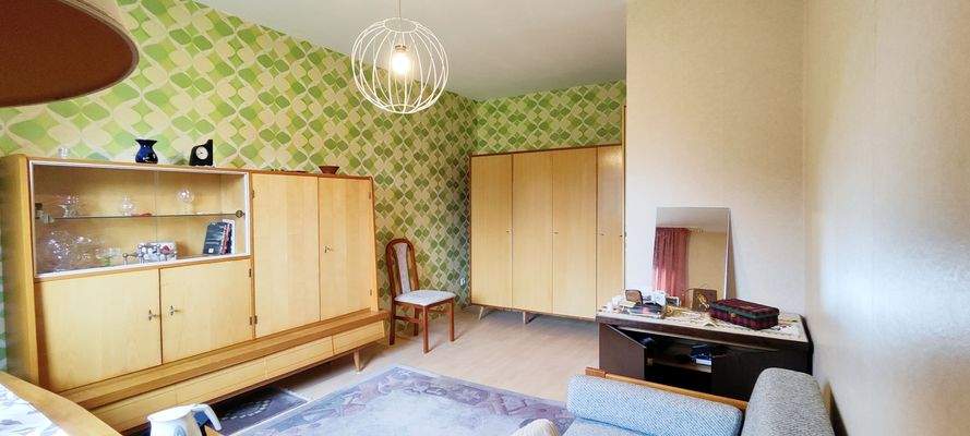 Kinderzimmer 1 Blick Tür.jpg