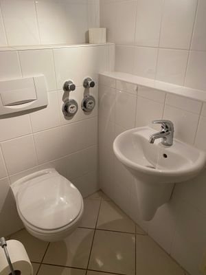 Gäste WC.jpeg
