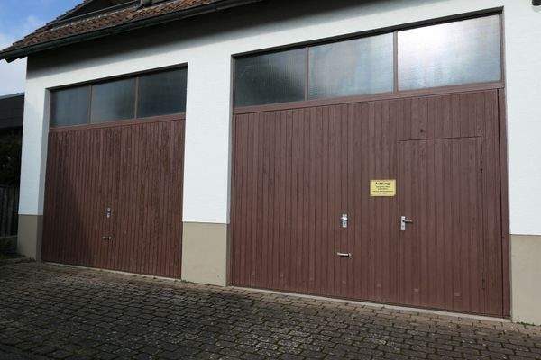zwei Großgaragen