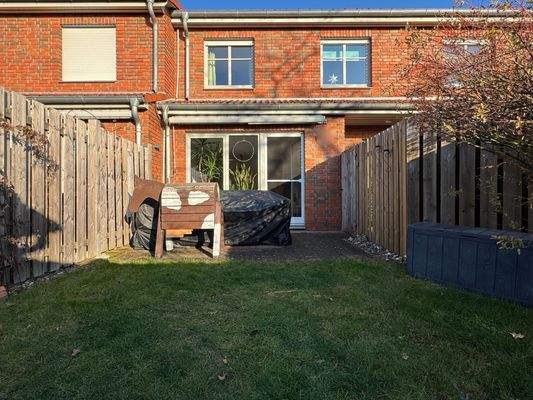 Hausansicht (Südseite) / Terrasse