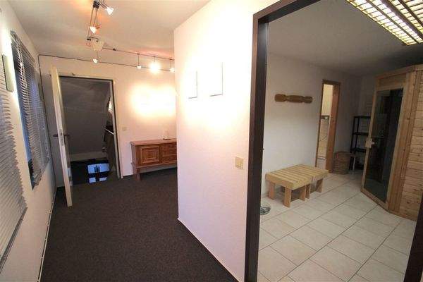 Seiteneingang/ Flur 1. OG