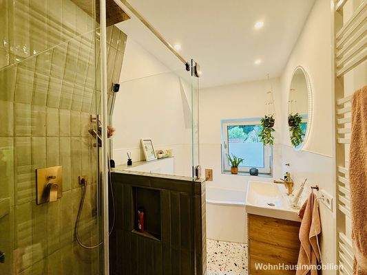 Das Bad ist zwar klein, aber richtig fein