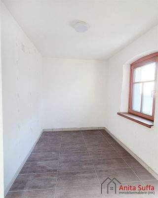 Haus A: Ankleidezimmer am Bad OG