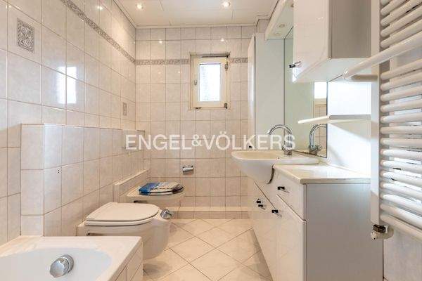 Badezimmer im Erdgeschoss