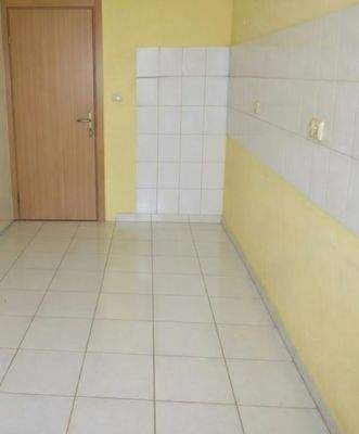 Teilans. Durchgang Küche zum Bad im DG