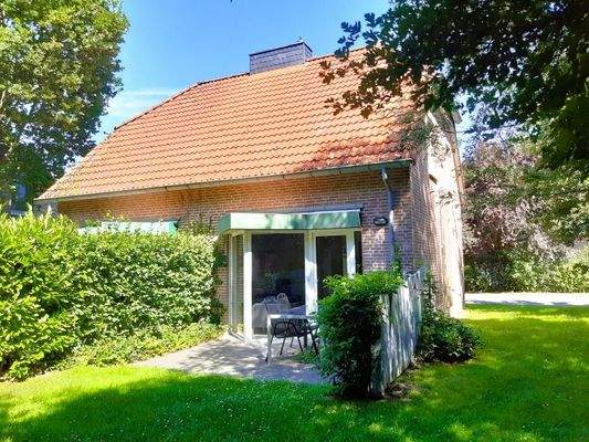 Terrasse und Rückansicht