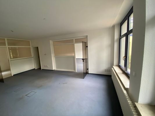 2.Ausstellungs-/Bürobereich