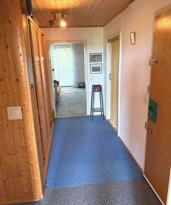 DG_Flur mit Schlafzimmer