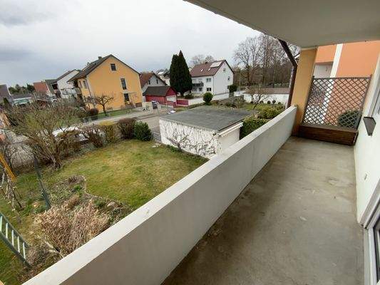 Balkon mit Blick in Garten Westseite